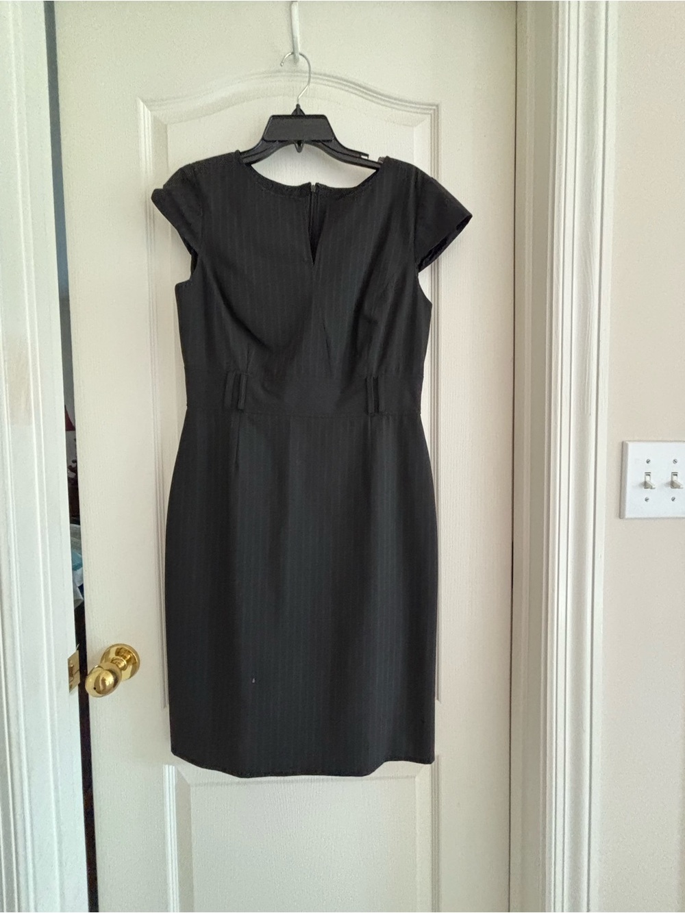 Antonio Melani sz 8 charcoal dark gray Cap-Sleeve Sheath Dress tailored fitted